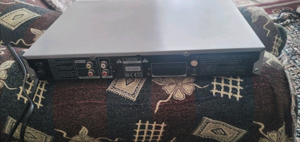 SEG DVD .VCD. CD .CD _R/RW MP3. JPEG. MPEG PLAYER sadece kumandası yok - 2