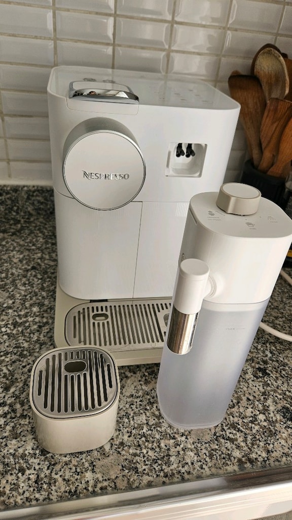 Nespresso F541 Gran Latissima Kahve Makinesi - 3