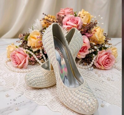 Taşlı Beyaz Stiletto Ayakkabı