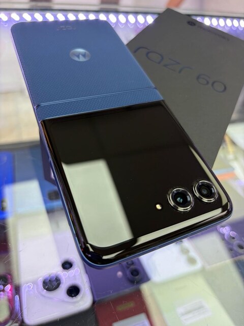 MOTOROLA RAZR 60 256 GB 8+16 GB RAM SIFIR ADINIZA FATURALI TÜRKİYE GAR