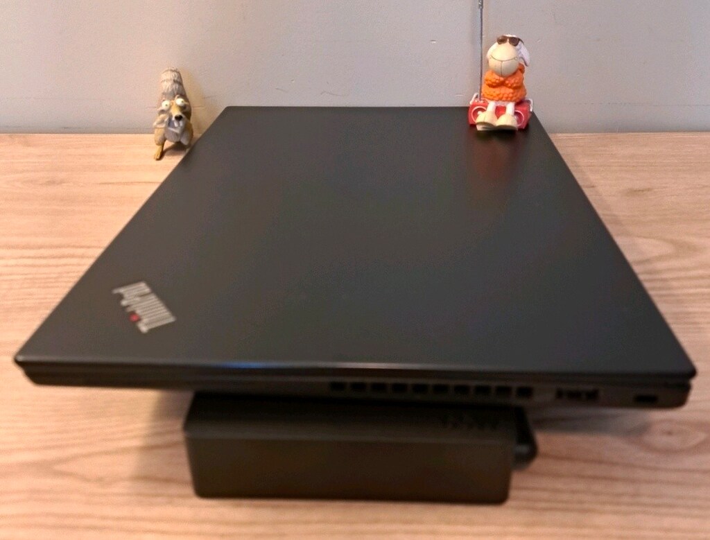 LENOVO ThinkPad X390 LAPTOP - 13