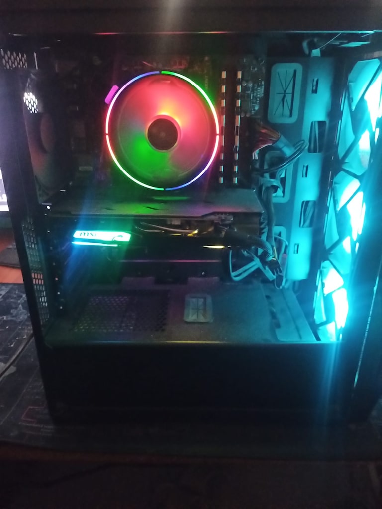 Ryzen 5 3600 + GTX 1660 Super + 16GB DDR4 Ram - 4