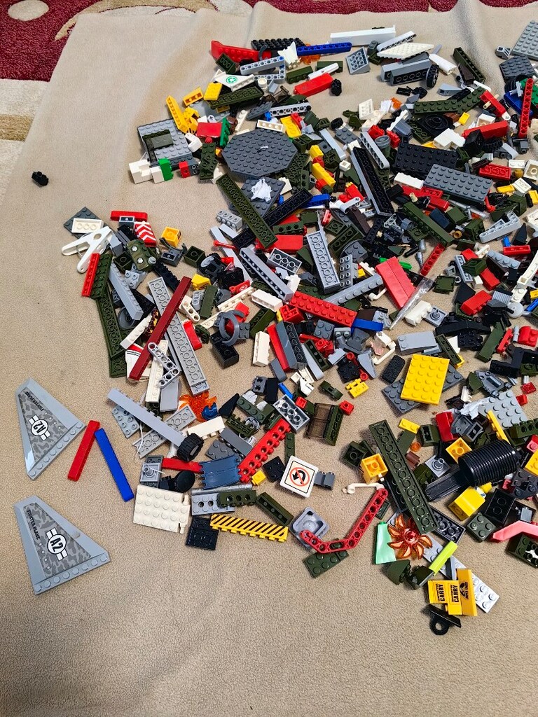 LEGO RESİMDE GÖRÜLDÜĞÜ GİBİ AYAKABI KUTUSU FUL DOLU - 9