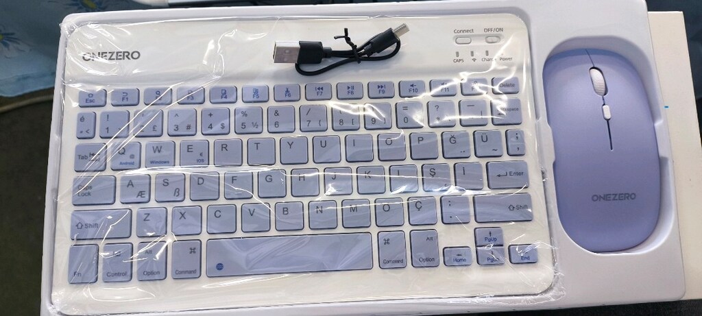 Kablosuz Mini Klavye ve Mouse Seti farklı renkleri mevcuttur