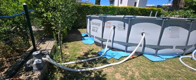 Az kullanılmış, temiz ve sorunsuz Bestway 5.49 m x 1.22 m