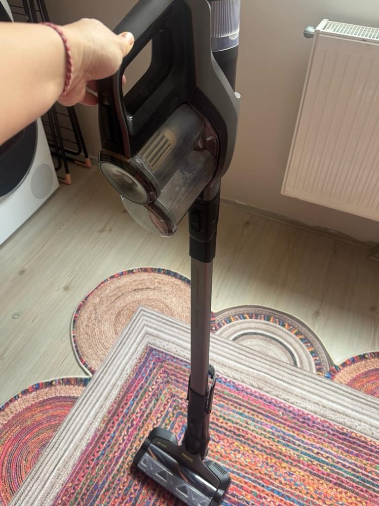 ACİL SATILIK !!!PHILIPS 8000 AQUA PLUS KABLOSUZ DİKEY SÜPÜRGE - 2