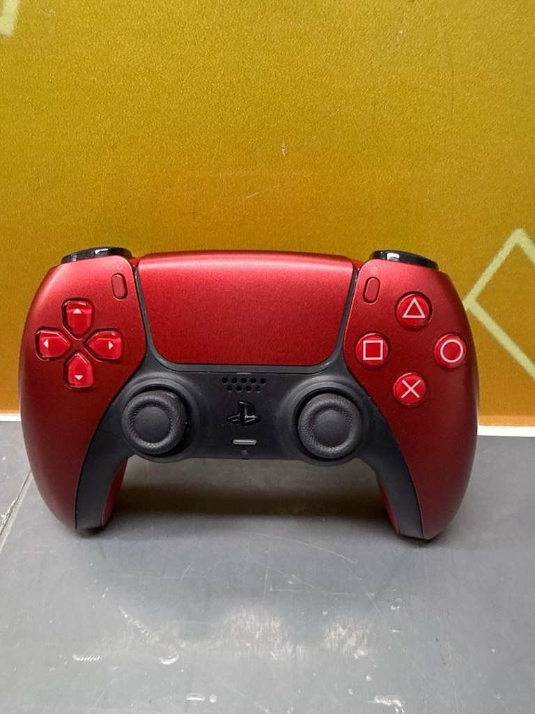 PLAYSTATION 5 DUALSENSE KOLU İKİNCİ EL TERTEMİZ KIRMIZI