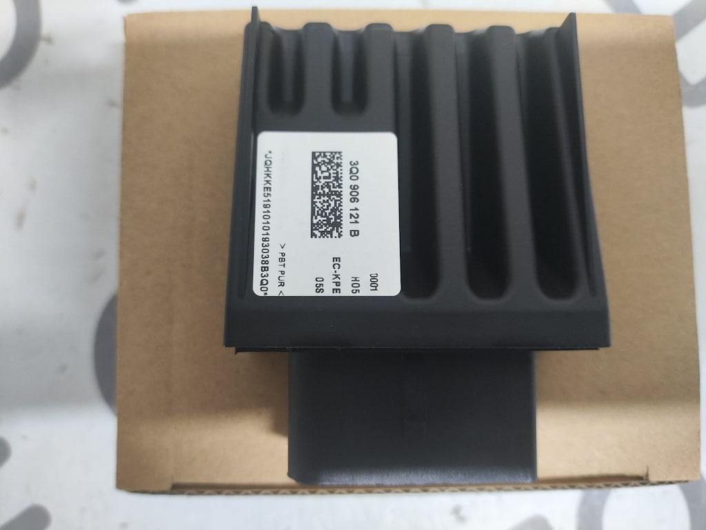 LEON ATECA YAKIT POMPASI KONTROL ÜNİTE BEYNİ 3Q0906121B - 3