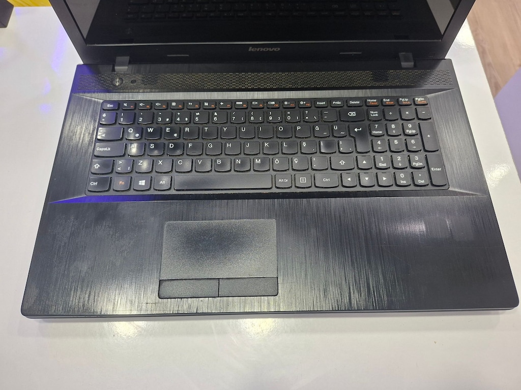 LENOVO G710 INTEL I7 4700MQ 8GB DDR3 RAM 240GB SSD NVIDIA GT 820M 17.3 - 2