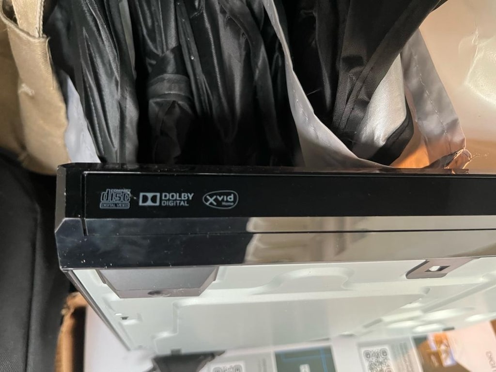 SONY DVD PLAYER - 6