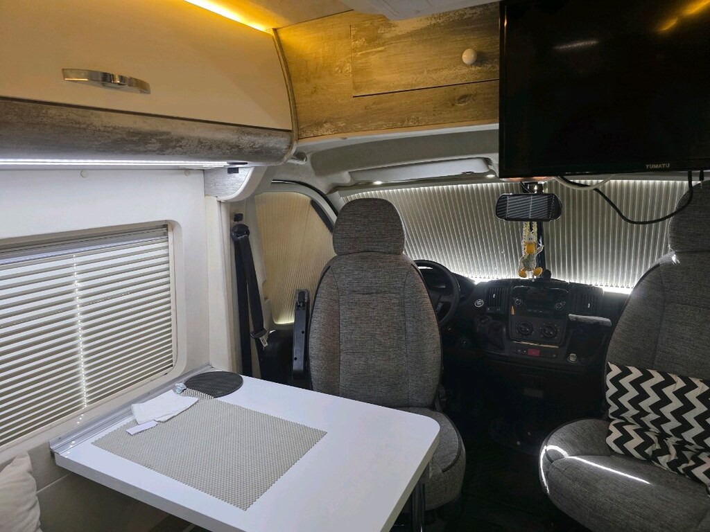 2017 karavan 49000 km - 11