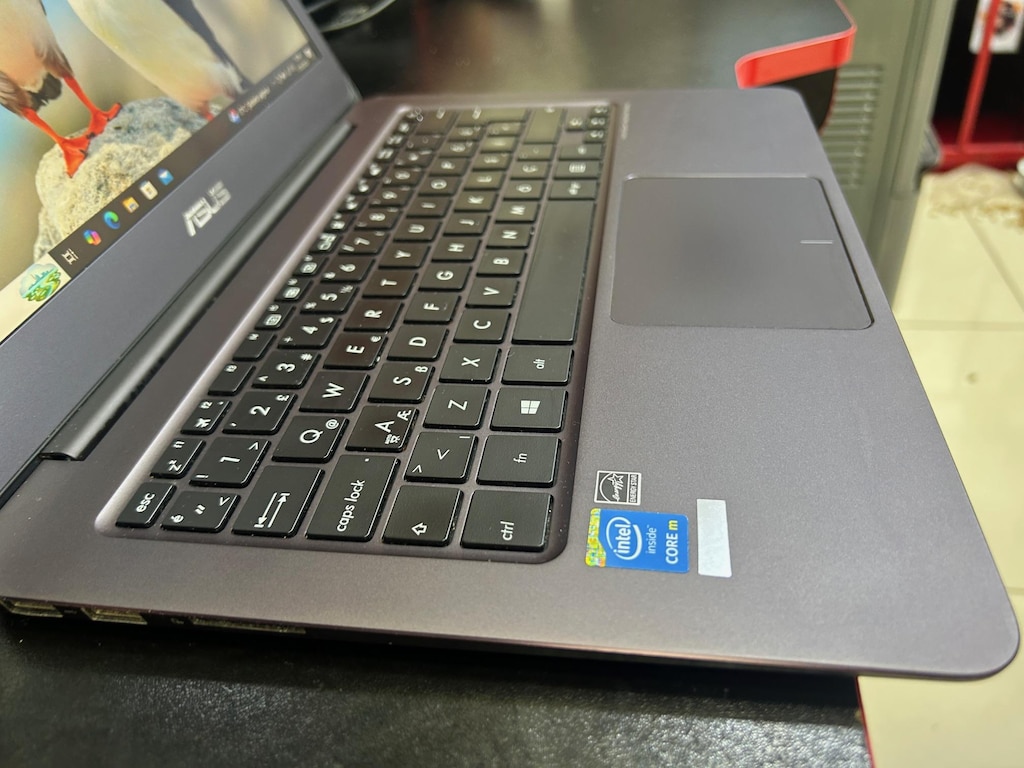 Asus Zenbook UX305F Core M 256 SSD 4K Ekran Kredi Kartı Geçerli - 5