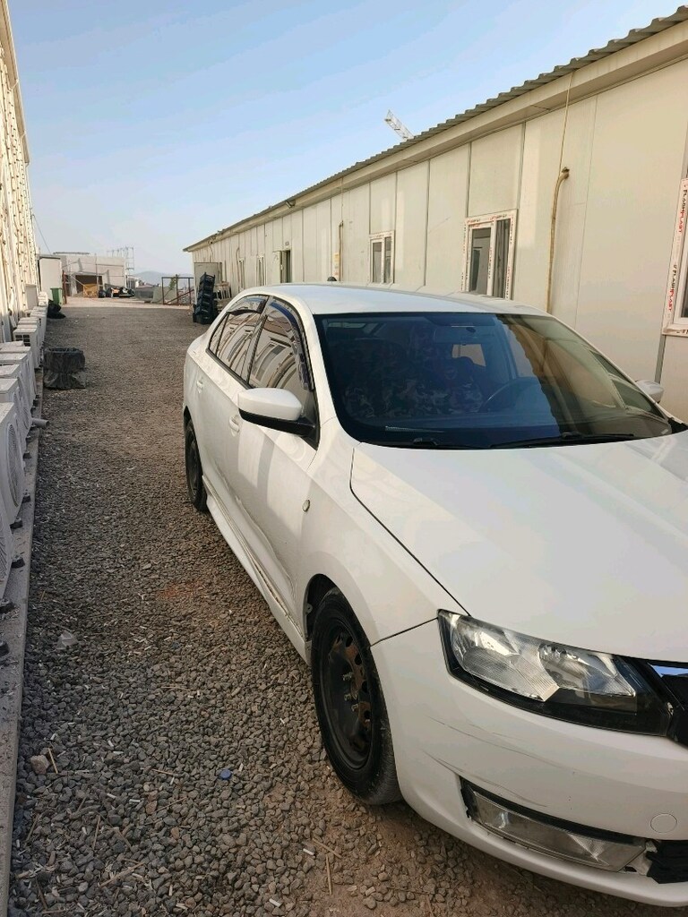 2015 model Skoda rapid - 12