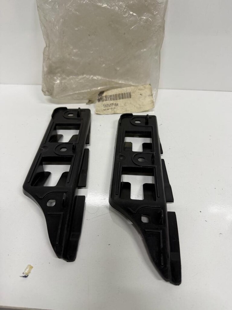 golf 5 jetta sağ ön tampon braketi 04_09 sıfır orjinal 1K0807184 - 2