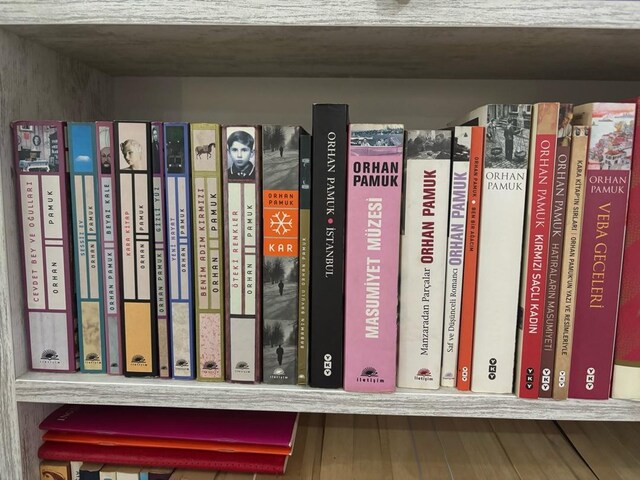 Orhan Pamuk kitap arşivi