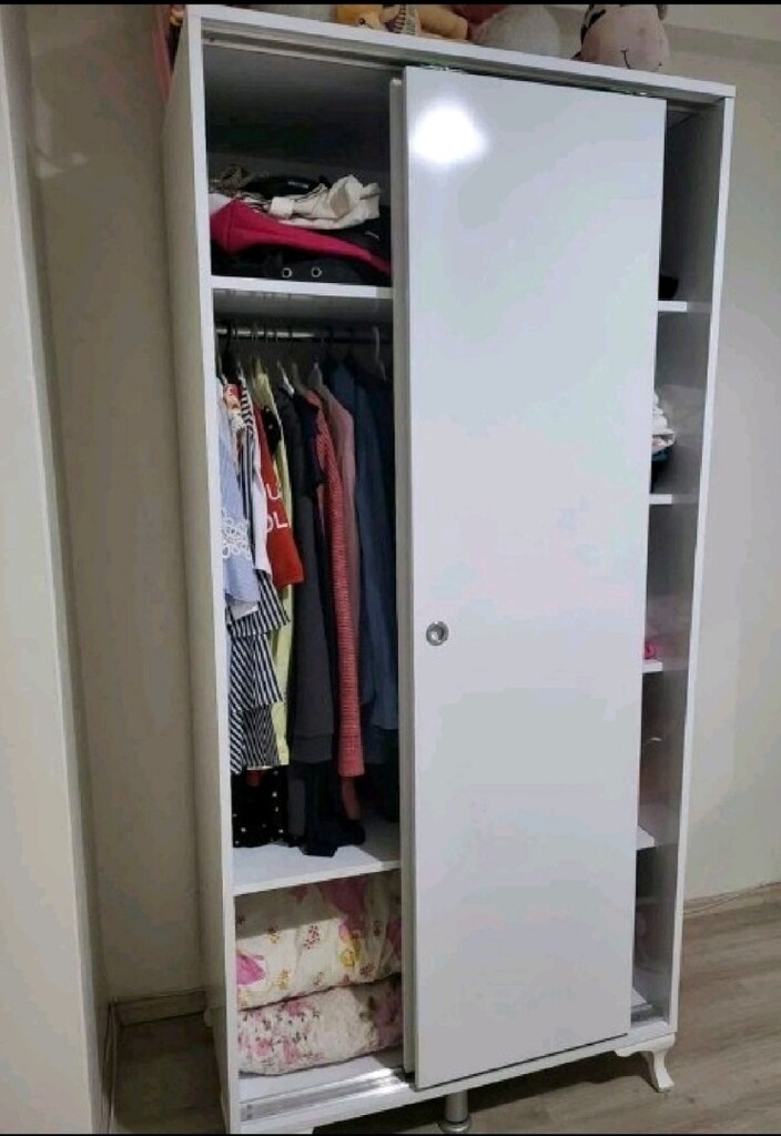 sürgülü kapaklı kıyafet dolabı - 4
