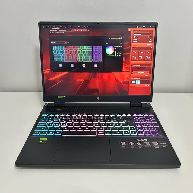 180hz Acer Nitro 16 Gaming Laptop 140watt