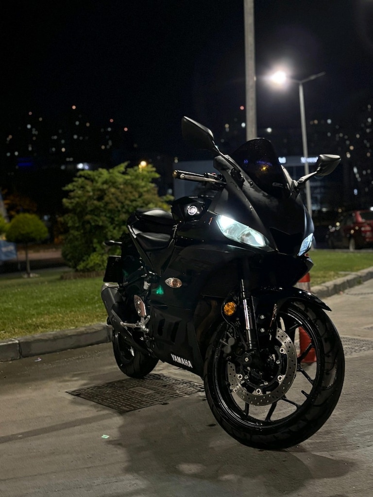 R25 ABS 2020