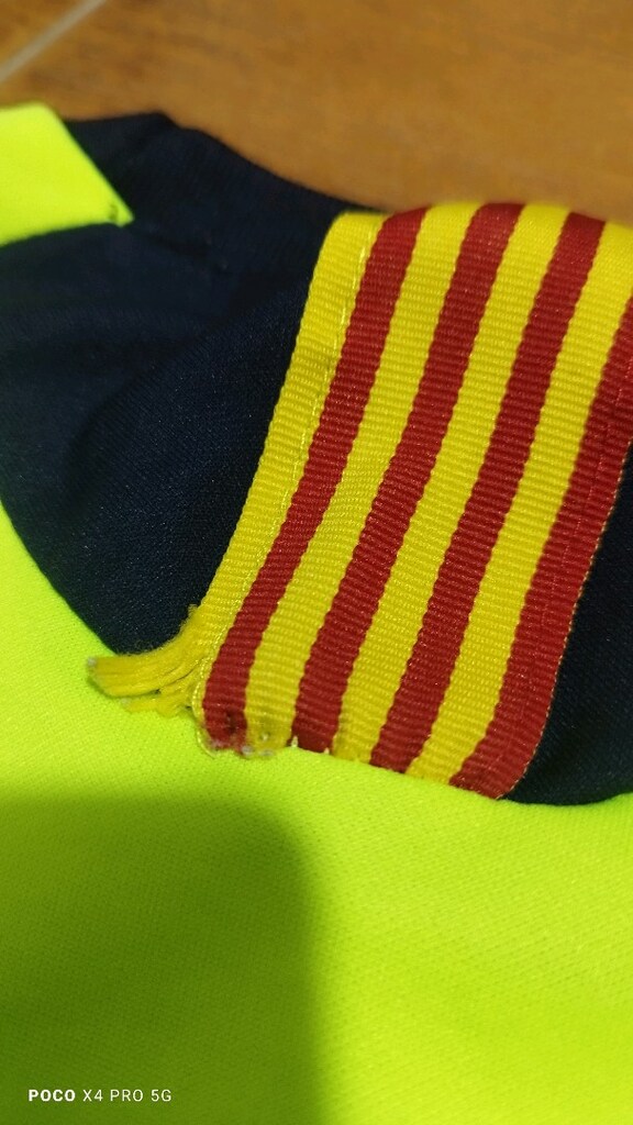 #Nike Ronaldinho forma..Arka bantta ufak sökük, dikilir ve ufak leke.. - 3
