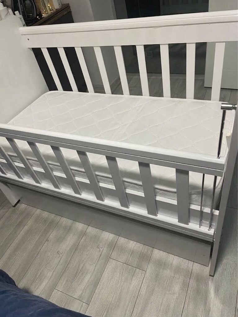 Vera Sallanır Çekmeceli Ahşap Bebek Beşiği - 5