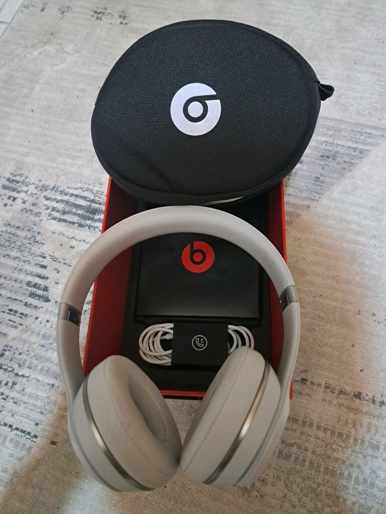 Beats Solo 3 Wireless Gri - 4