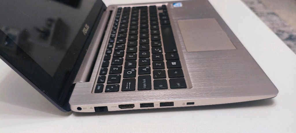 ASUS ULTRABOOK..11.6 LED_4GB RAM_320 HDD_Hdmi _usb 3.0 - 8