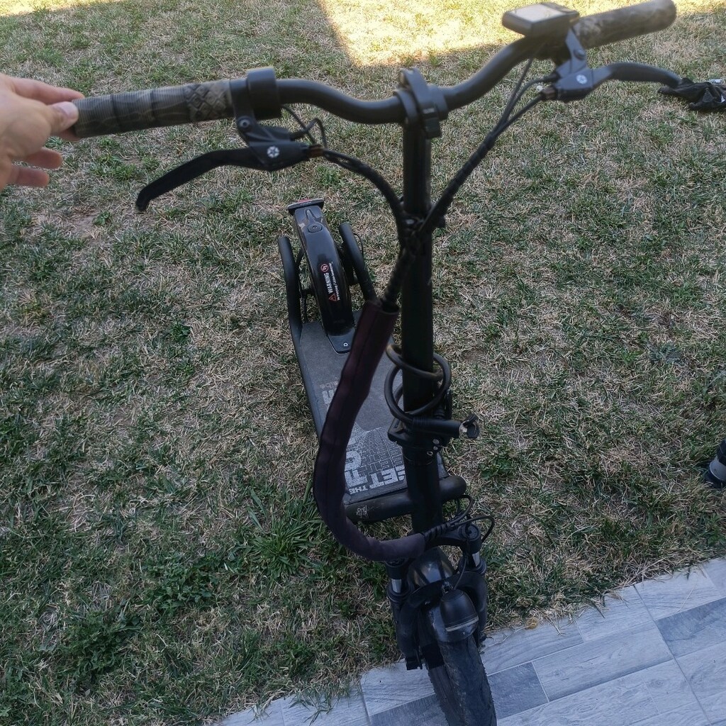 2 elektrikli scooter ve bisiklet. açıklamayı okuyun - 2
