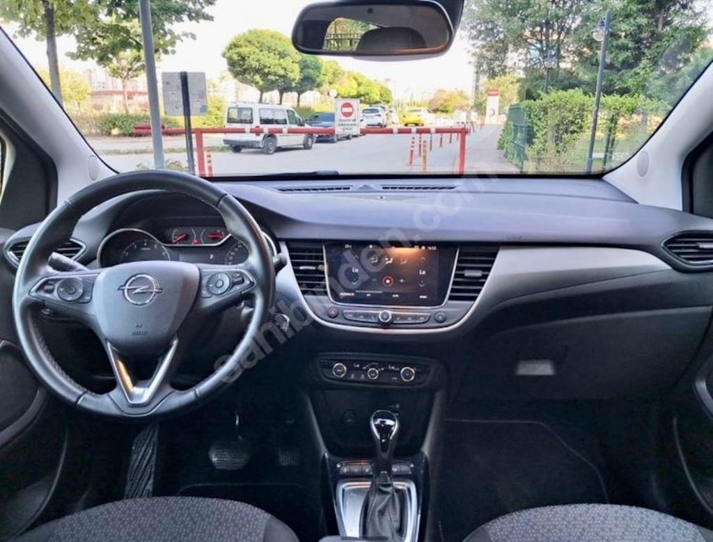Opel Crossland 1.2T Essential 2024 - 9