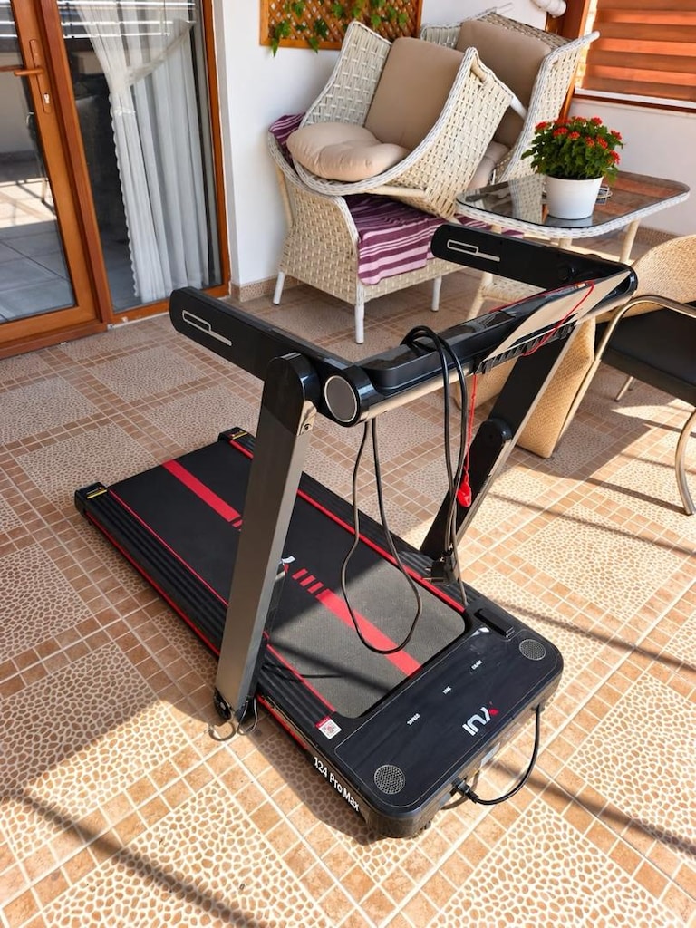 YUI X24 Pro Max 2.5 HP – 14 KM–120 KG – Katlanabilir Akıllı koşu Bandı - 5