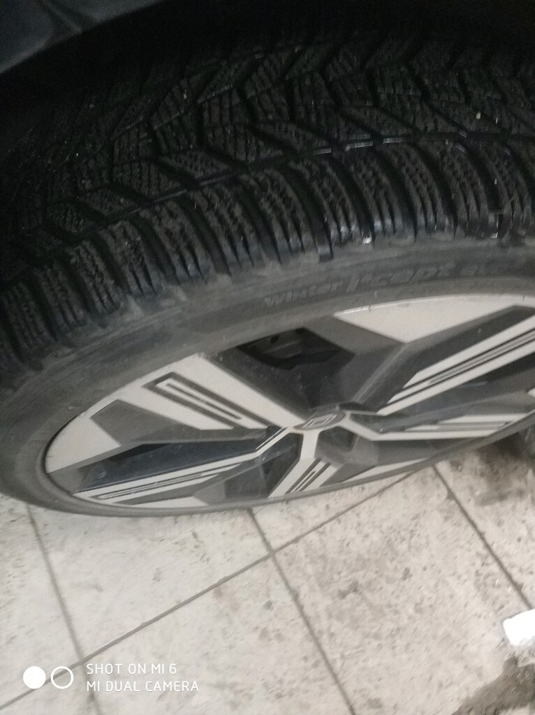 Lastik Megane elektrikli araç 215 45 R20 - 4