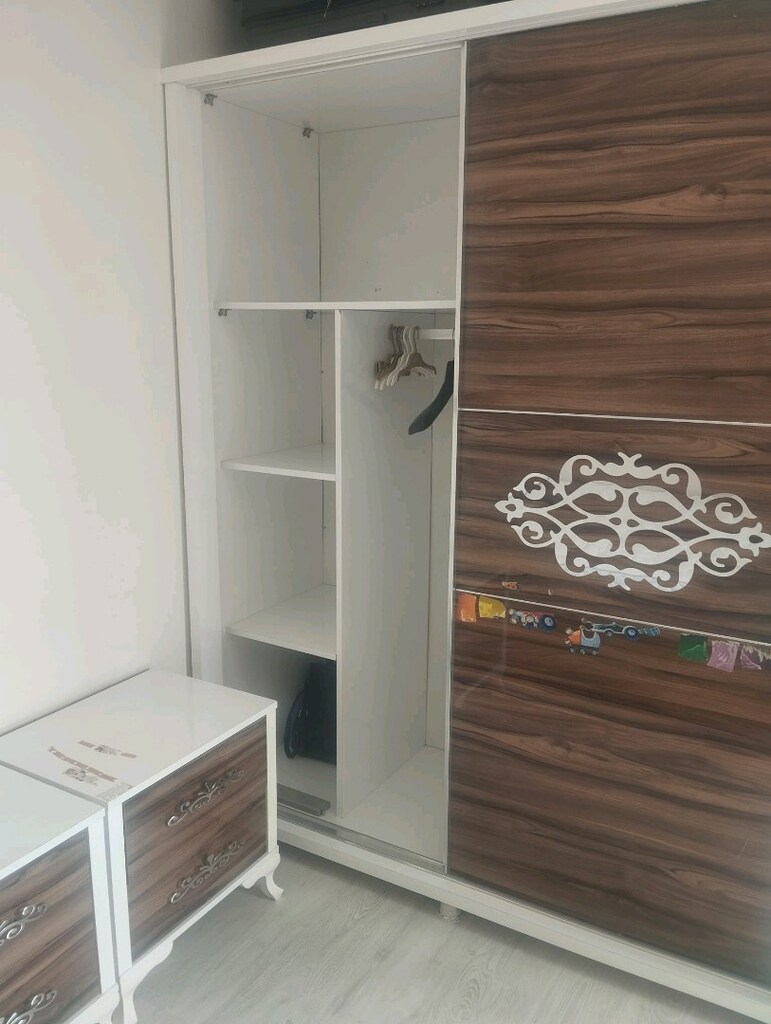 Mdf Yatak odası takımları 6 kapılı gardolap 2 komidin makyaj baza başl - 4