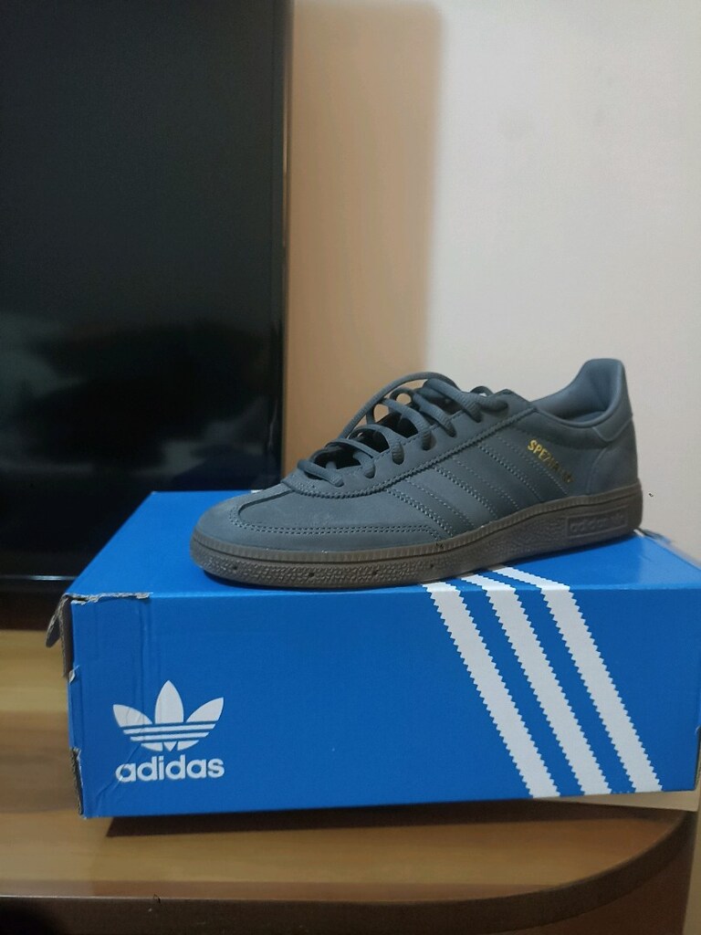 Adidas spezial Grey