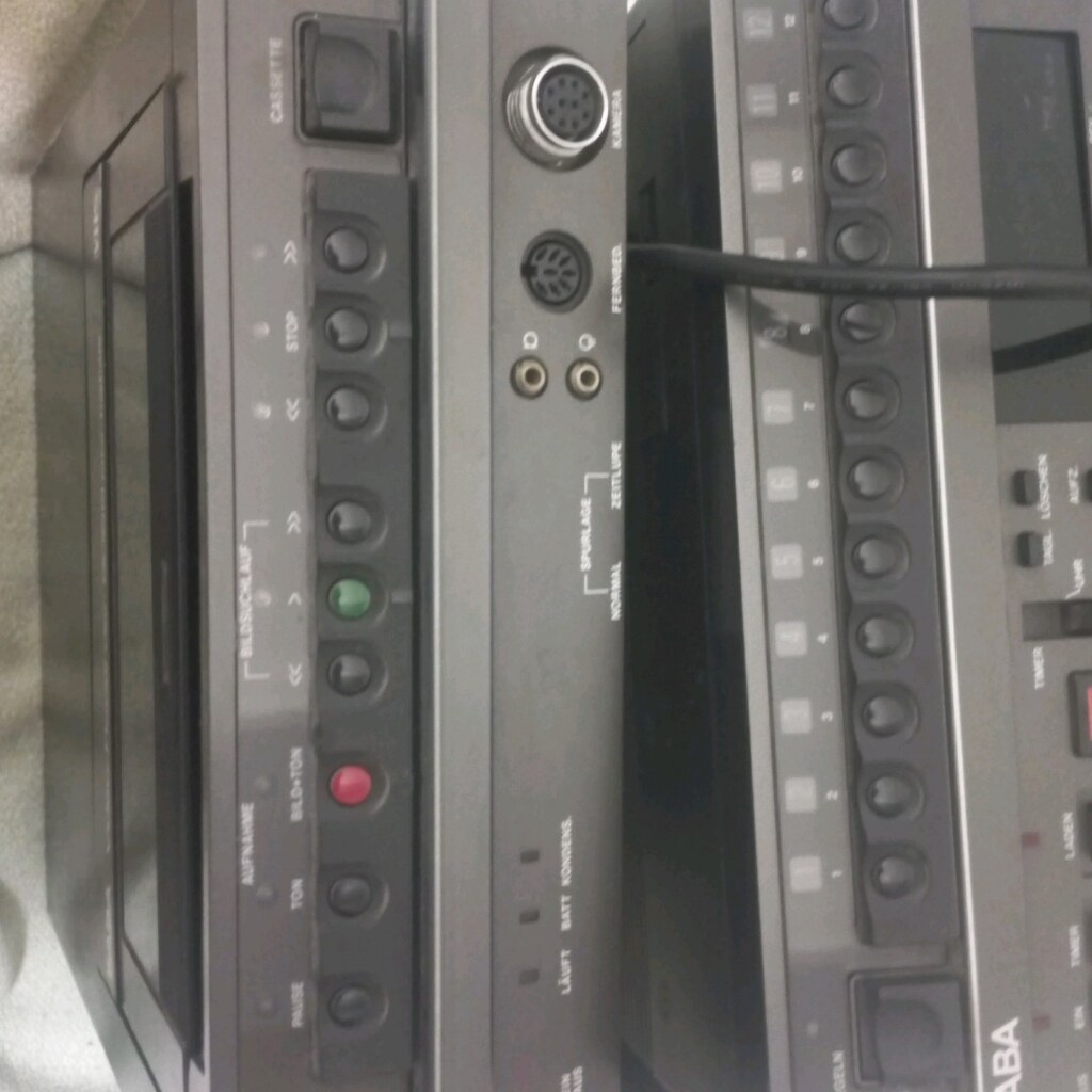 SABA Taşınabilir Video Kaydedici VCR ve Bauer 8mm Film Projektör Seti