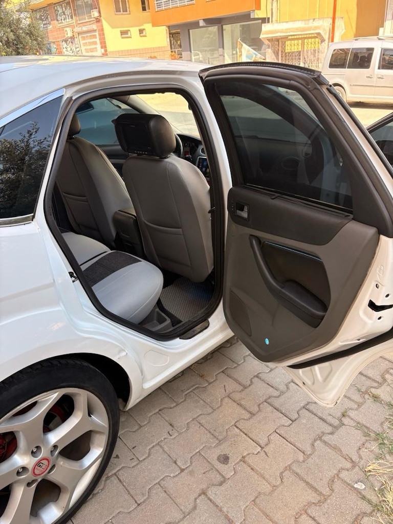 Ford Focus 2011 Titanyum Bakımlı ve Tertemiz - 14