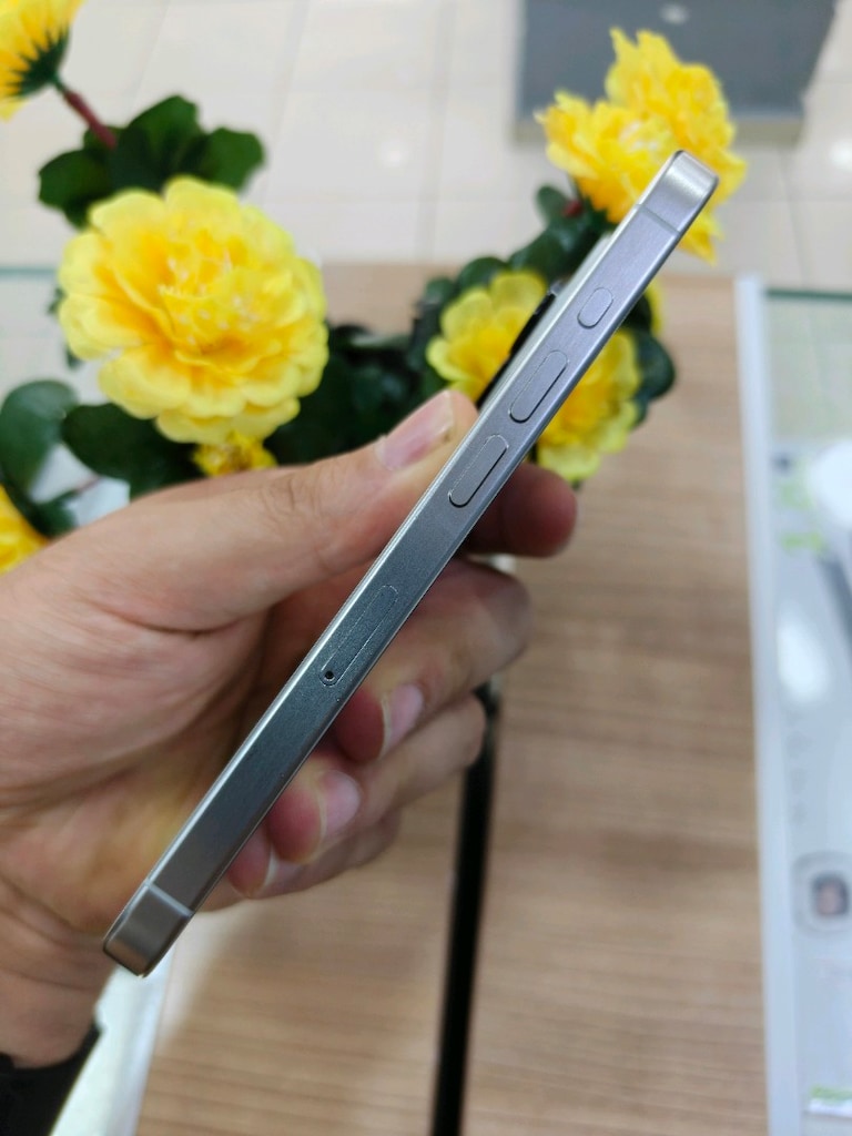 İPHONE 15 PRO COK TEMİZ - 3