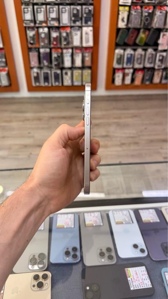 iPhone 15 Pro Max Natural Titanium 256GB - 3
