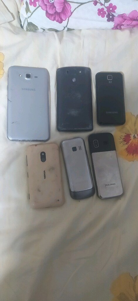 6 adet Telefon - 3