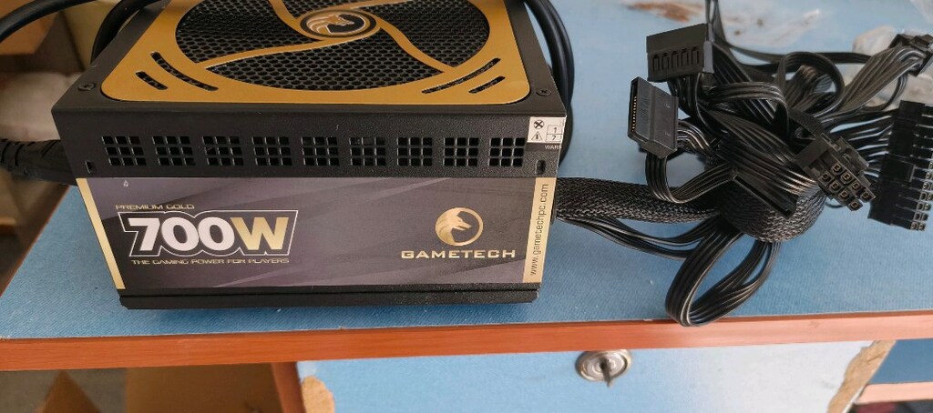 Lian Li Kasa ve Power 700Watt Gold Power Supply - 7