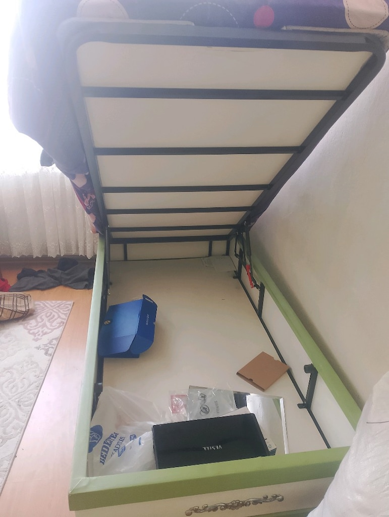 TEK KİŞİLİK BAZA BAŞLIK YATAK TEMİZ SAĞLAM - 4