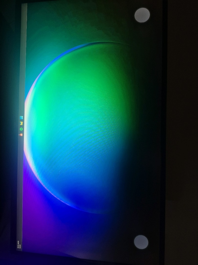 AOC 24" 165Hz Oyuncu Monitörü – Sorunsuz Çalışıyor, Köşelerde Hafif Le - 3