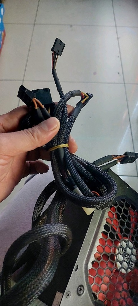 EVERESE RAMPAGE 400 W 6 PINLI POWER SUPPLY - 5