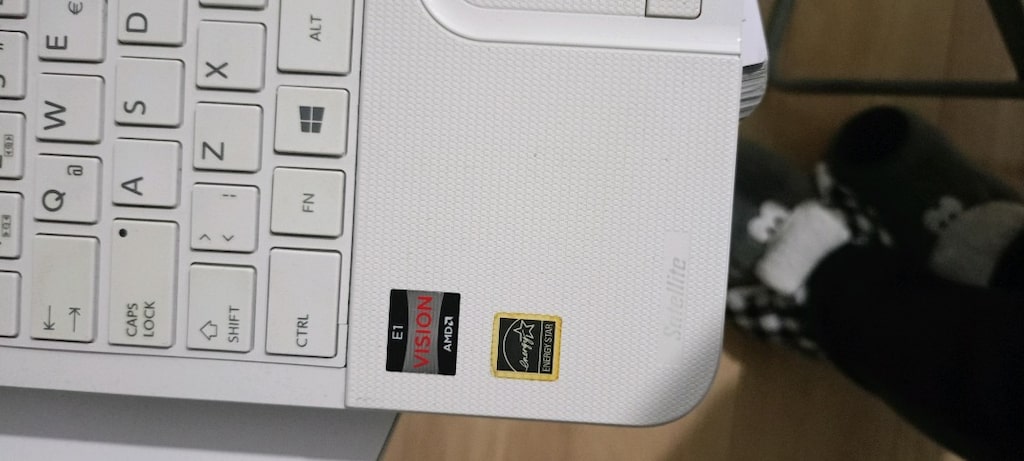 Toshiba Catellite C855D Notebook - 5