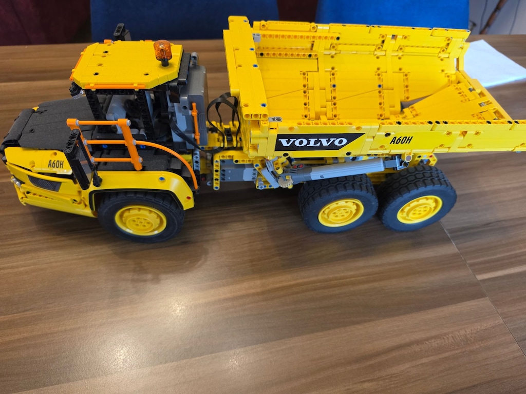 LEGO Technic 42114 6x6 Volvo Mafsallı Kamyon - 3