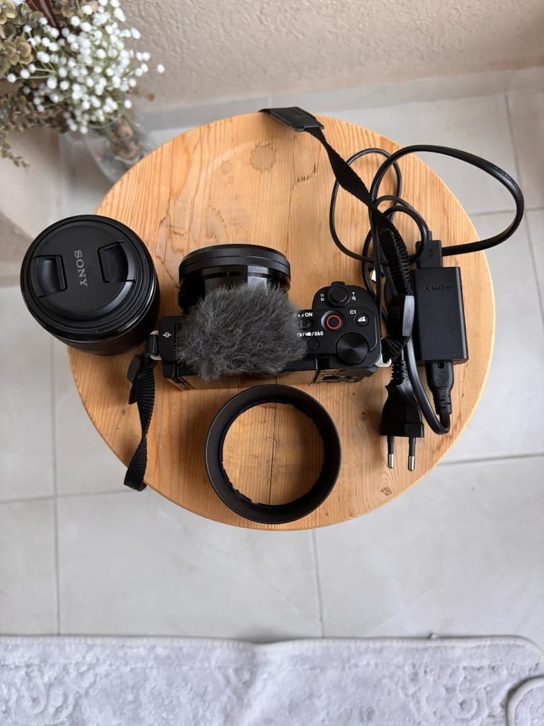Sony ZV-1 Kamera ve Sel50F18FSYX Kompakt Lens - 9
