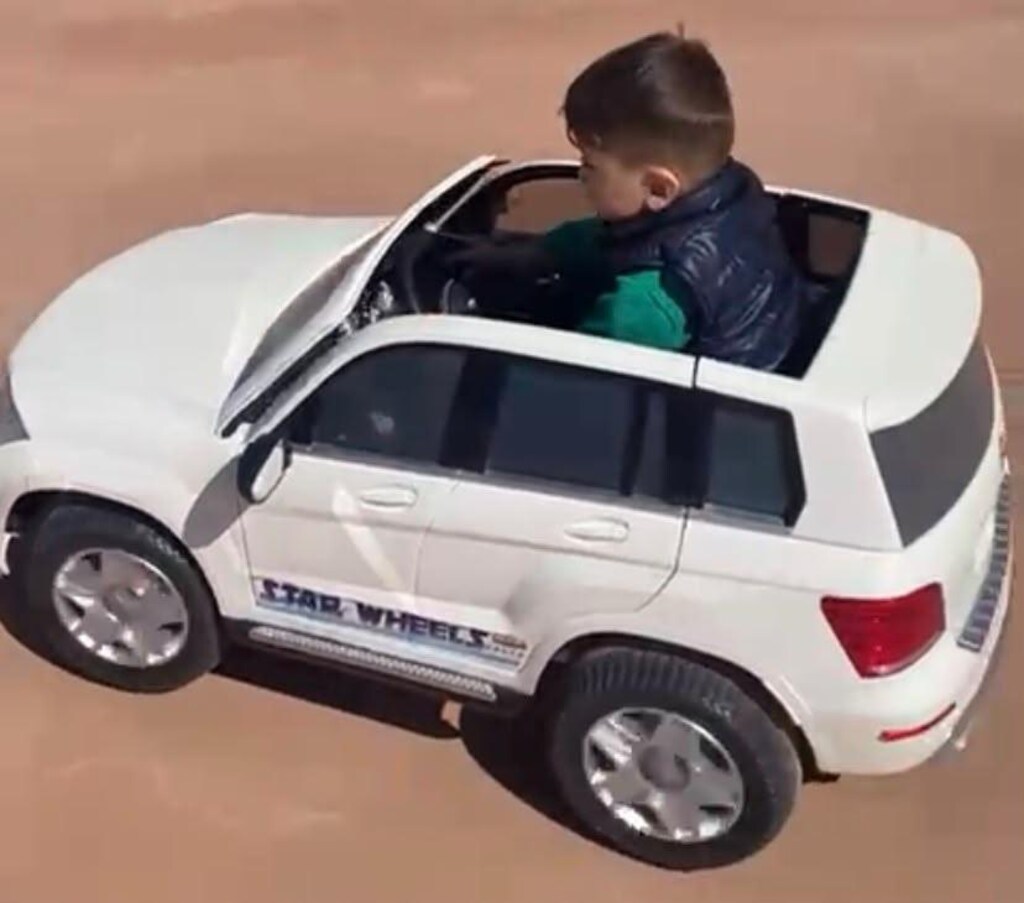 akülü araba Mercedes - 7