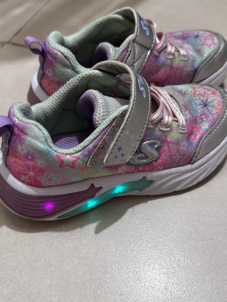 Skechers kız çocuk ışıklı spor ayakkabı yeni gibi - 2