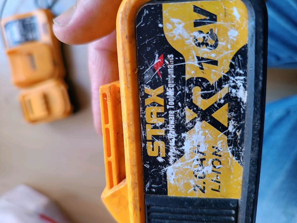 Staxx Power American Type 24V 5AH Şarz aleti ve batarya - 3