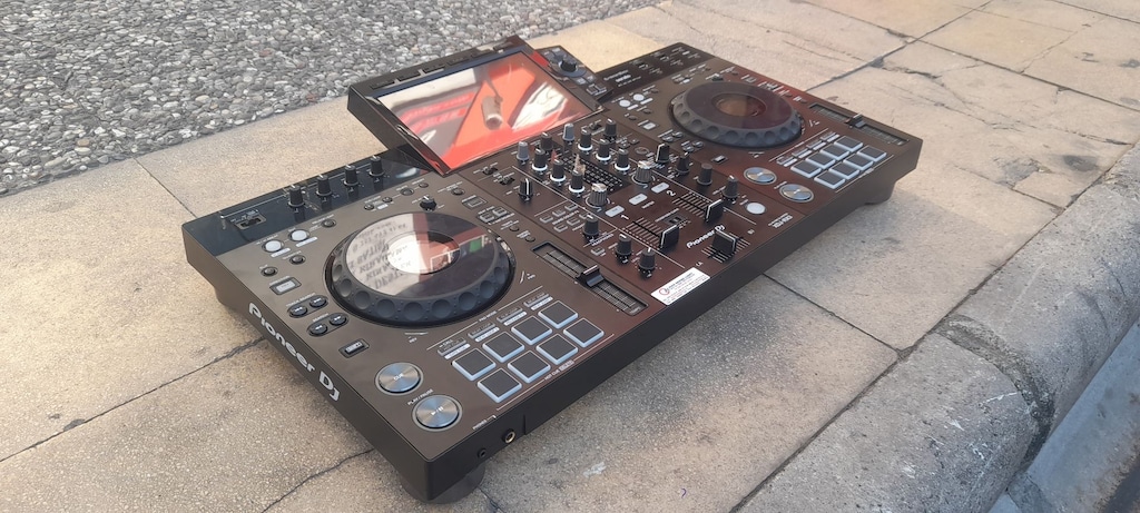 PIONEER X DJ RX 3 DJ CONTROLLER ALL IN ONE - 145.000 TL - 2