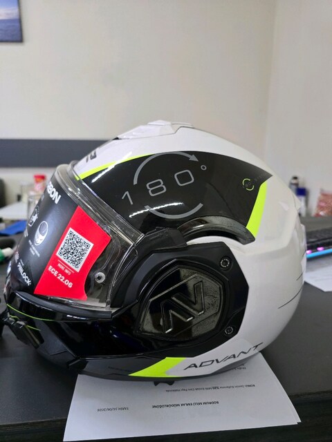 ls2 advant cene acilir kask. Cok temiz.