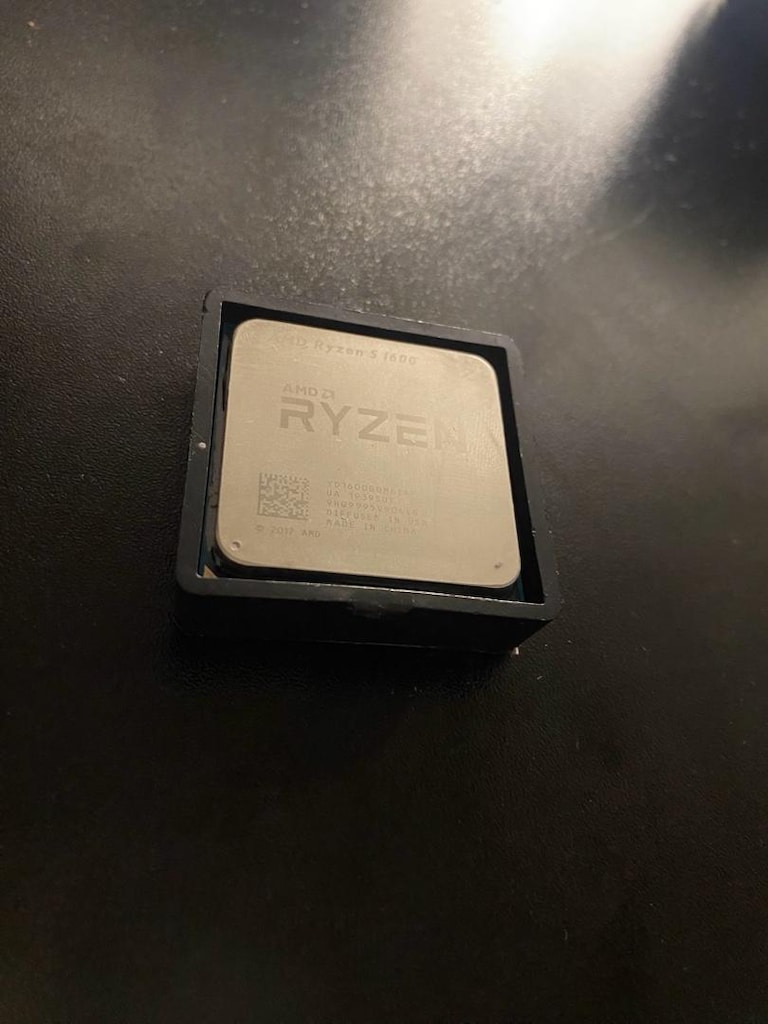 Ryzen 5 1600 AF(Güçlü olan seri)Tertemiz